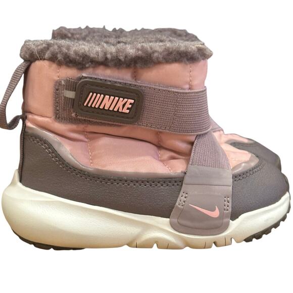 Nike Toddler Winter Boots Nike Flex Advance Slip-On Bootie sz 7 Nike Boots - Picture 1 of 7